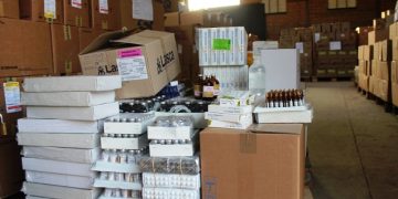 Farmacéuticas afirman que deuda del Gobierno con ellos superaría los USD 750 millones a fin de año