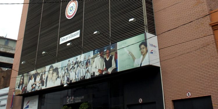 MEC eliminó la palabra «género» de todos los materiales educativos