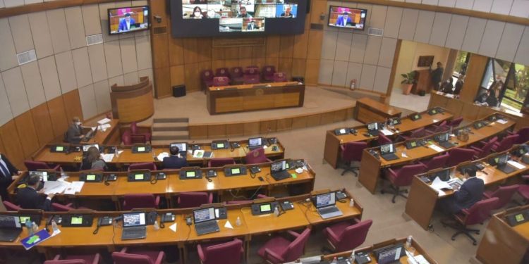 Aprueban ley de datos personales en Senadores y pasa al Ejecutivo