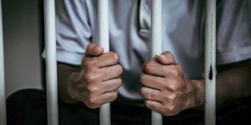 16 años de prisión por abusar de su hijastro