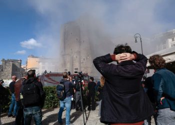 Murió un trabajador en Roma tras ser rescatado del derrumbe de la Torre dei Conti