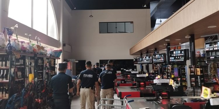 Intento de robo con toma de rehén en Supermercado de Areguá