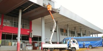 EBA empezó a recibir a hinchas, la mayoría argentinos
