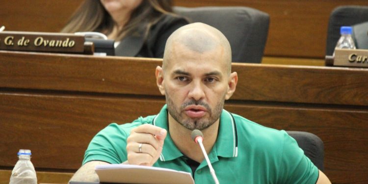 Hugo Ramírez decide apoyar a Dani Centurión para la intendencia