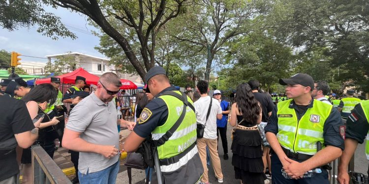 Shakira: continúa anillo de seguridad con varias cuadras alrededor del estadio cerradas