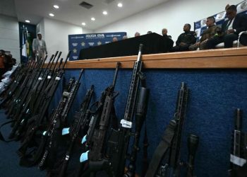 Estiman en más de USD 2 millones en armas confiscadas durante megaoperativo en Río