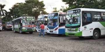 Buses internos de Asunción piden reajuste de G. 600 para seguir operando