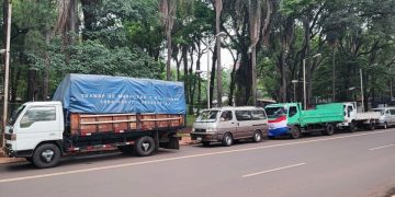 Camiones de mediano porte quedan fuera del servicio del transporte fronterizo