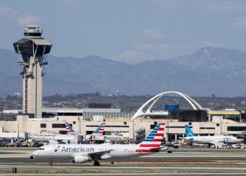 Cierre del Gobierno de EE.UU obliga a cancelar miles de vuelos por la falta de personal