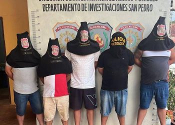 Policía activo detenido junto a presunto jefe de sicarios que ordenó matar a periodista