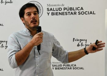 «Que el IPS se recueste mucho en Ministerio de Salud, es un modelo que no tiene sentido»