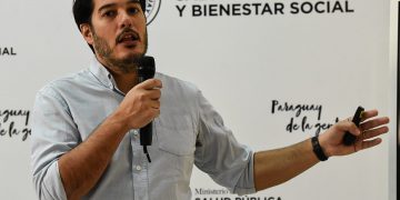 «Que el IPS se recueste mucho en Ministerio de Salud, es un modelo que no tiene sentido»