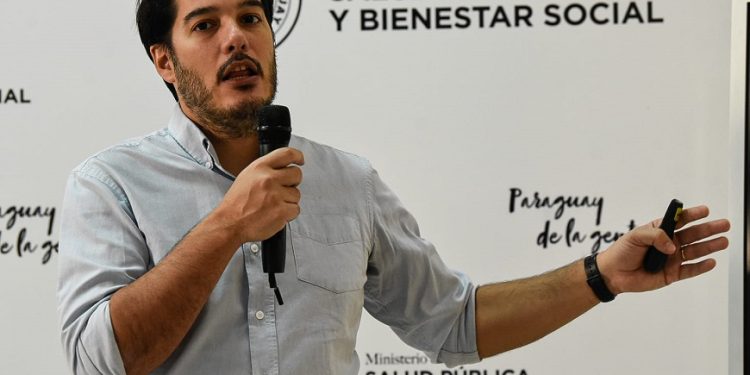 «Que el IPS se recueste mucho en Ministerio de Salud, es un modelo que no tiene sentido»
