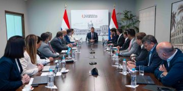 Peña pidió a empresas públicas a solucionar deudas con la ANDE