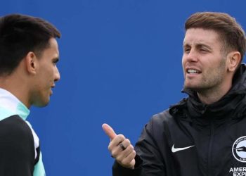 Hurzeler destacó la rápida adaptación de Diego Gómez a la intensidad de la Premier