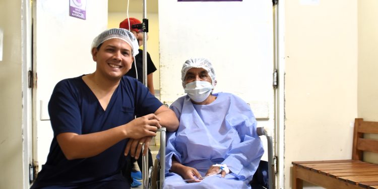 Pacientes recuperan la movilidad tras sustitución total de cadera