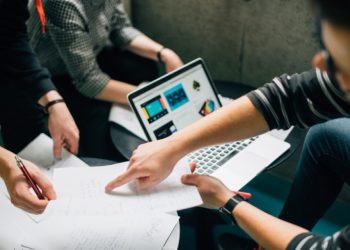 Pasar del mundo papel al electrónico; decisivo para consolidar un entorno económico más seguro