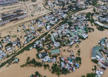 Lluvias torrenciales dejan casi un centenar de fallecidos en Vietnam