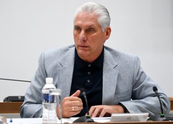 Díaz Canel reconoce públicamente colapso financiero en Cuba