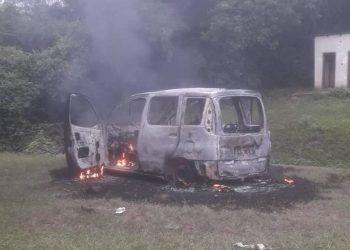 Asalto a estación de servicio y hallazgo de vehículo incendiado