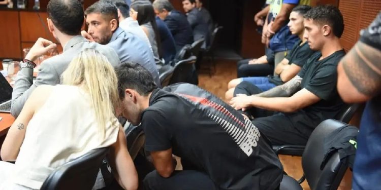 Sobreseyeron y absolvieron a los cuatro exjugadores de Vélez denunciados por abuso sexual