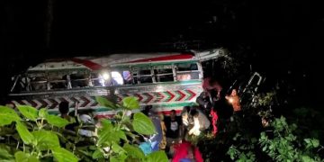 Guatemala: bus cayó a un barranco y dejó 15 fallecidos