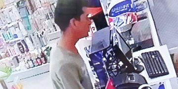 Cuchillo en mano, asaltante se alzó con recaudación de una farmacia en Ñemby