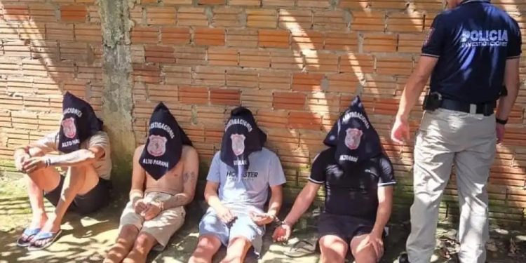 Detienen a cinco sospechosos por asalto a camión repartidor y robo a cooperativa en Ciudad del Este