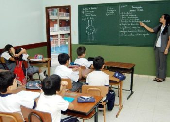 Clases en escuelas y colegios públicos arrancarán el 23 de febrero del 2026