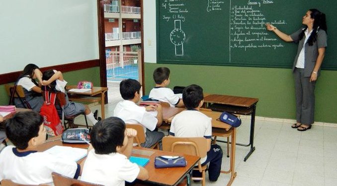Clases en escuelas y colegios públicos arrancarán el 23 de febrero del 2026