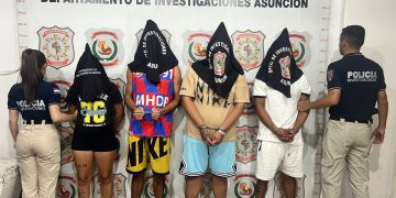 Cuatro aprehendidos por asalto a cambista sobre calle Palma