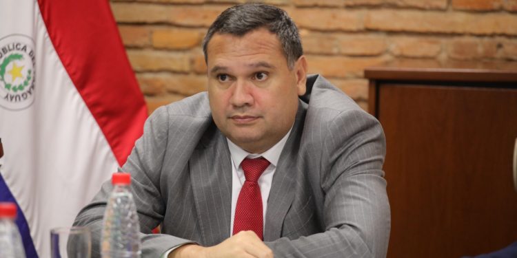 Senador Derlis Maidana: «El gobierno debe oxigenar su gabinete y cambiar ministros que no están rindiendo»