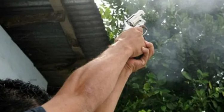 Fiscalía recuerda que hacer disparos al aire está penado por ley