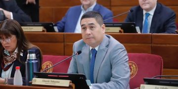 De comprobarse los indicios, Fiscalía debe investigar a Eddie Jara, dice senador