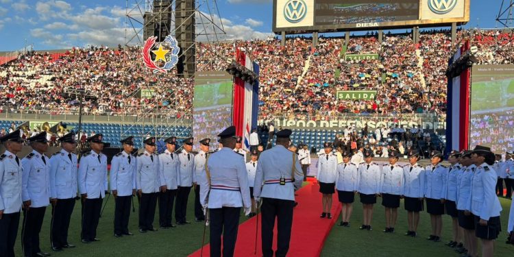 Egresaron 5.000 nuevos agentes de la Policía Nacional