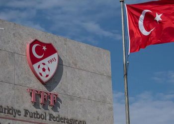 Dos futbolistas de la 1ra y tres presidentes de la 2da división detenidos por hacer apuestas en el futbol de Turquía