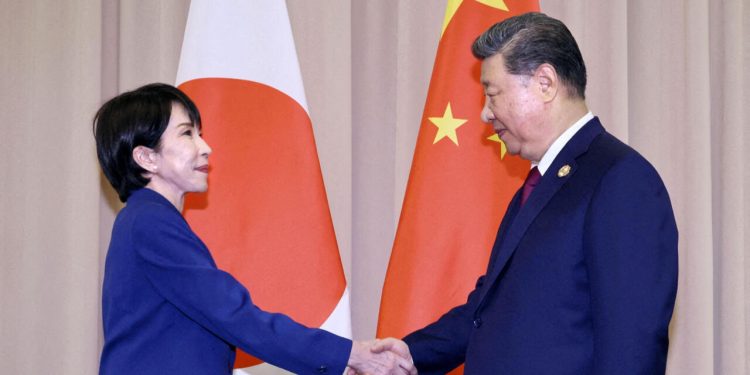 Japón denunció un incidente con cazas de China en medio de las tensiones