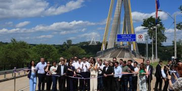 Santiago Peña augura más empleo y turismo con la habilitación del puente de la Integración