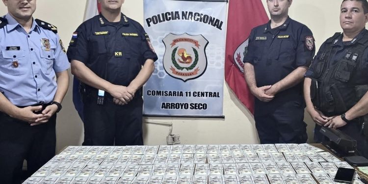 Incautan dólares falsos usados en compraventa de vehículos