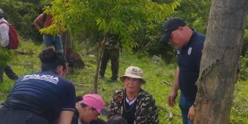 Hallan con vida a abuelita desaparecida en el monte