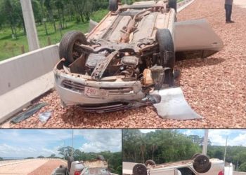 Madre e hija se salvan luego de vuelco de vehículo en Ypacaraí