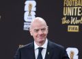 Infantino relanza la “ley Wenger” para revolucionar la norma del fuera de juego