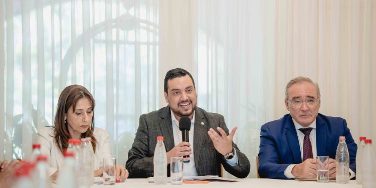 Avanza iniciativa para prevenir el embarazo adolescente y el abuso sexual en Paraguay