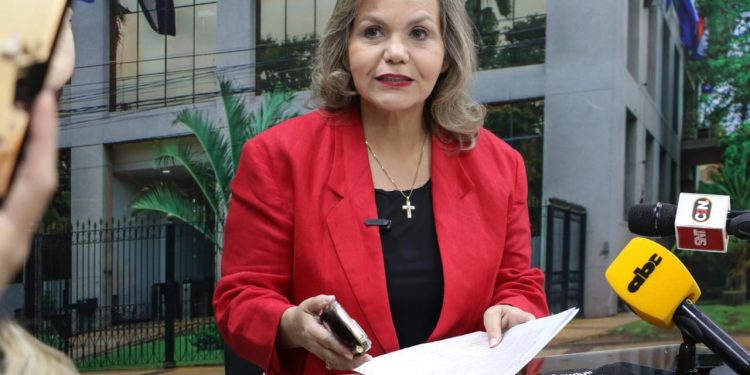 Samaniego sale al paso de versiones de una supuesta «multibancada» en el Senado