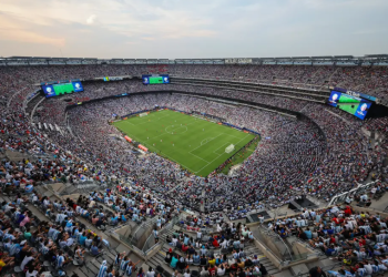 Agencias de Turismo comienzan a ofrecer la experiencia de ver a Paraguay en un Mundial