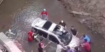 Una de las víctimas del colapso de un puente falleció