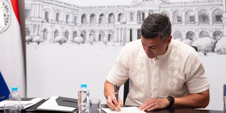 Ministro de Justicia celebra que Peña haya promulgado ley de reinserción social