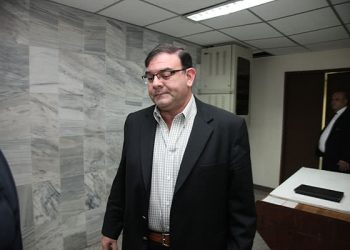 Sobreseen definitivamente a ex diputado acusado de pagar a caseros con dinero del Estado