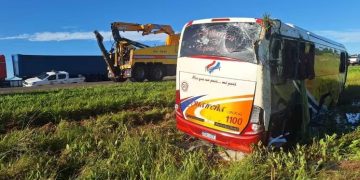 Fatal accidente en Coronel Oviedo: imputan a conductor de ómnibus por homicidio culposo