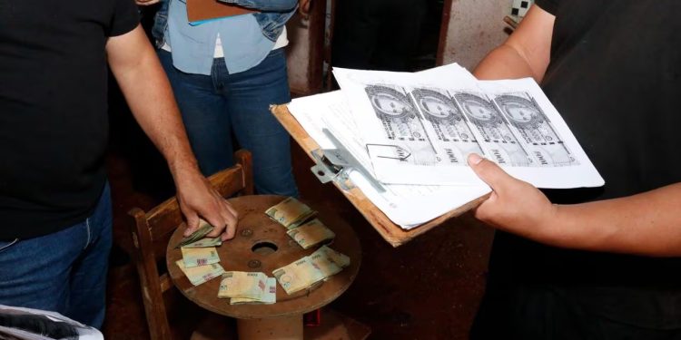 Juez da libertad a fiscal imputado por supuesto pedido de coima para beneficiar a procesado por abuso